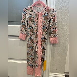 Gigi’s Closet Sloth Bamboo zippy size 12-18 month